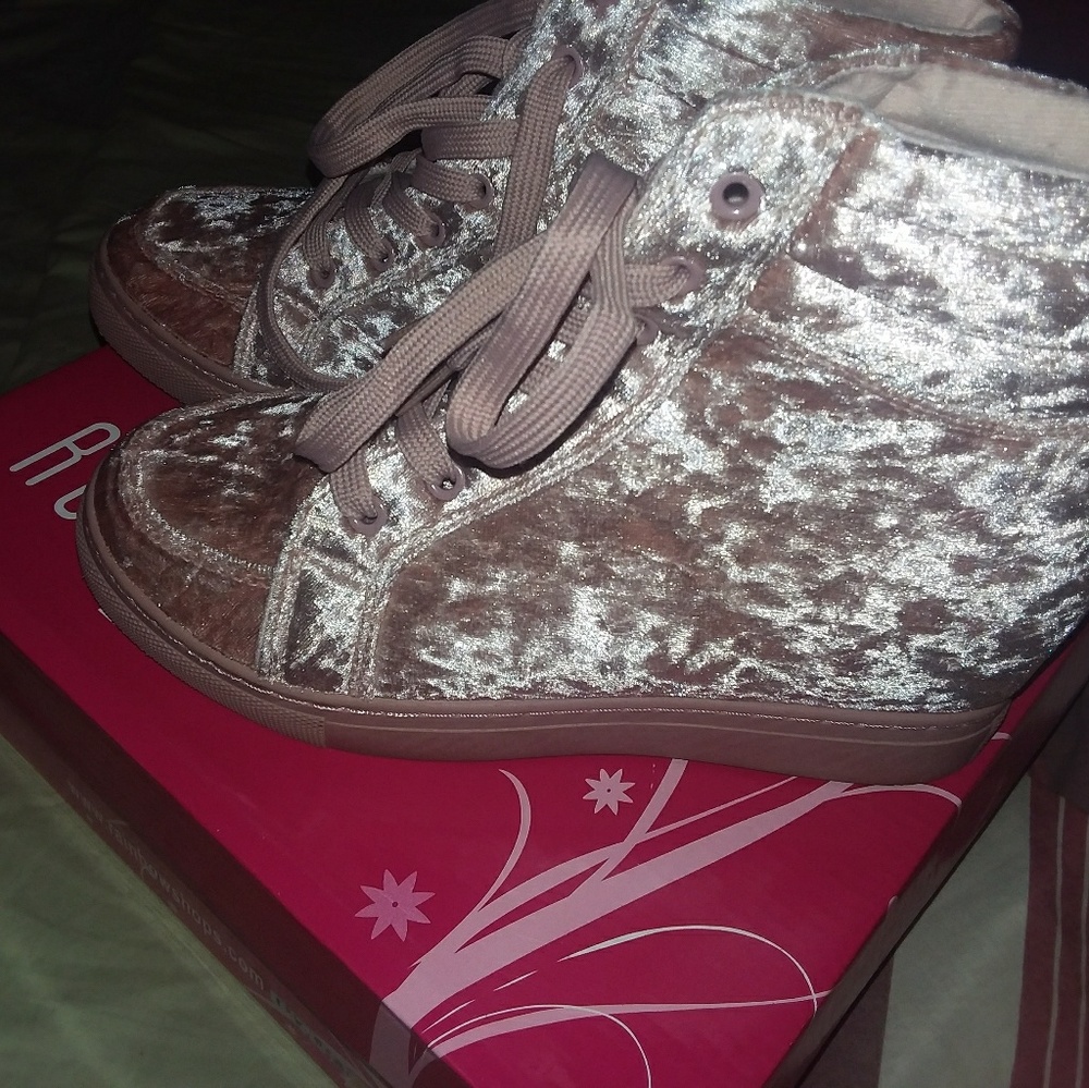 Pink shoes